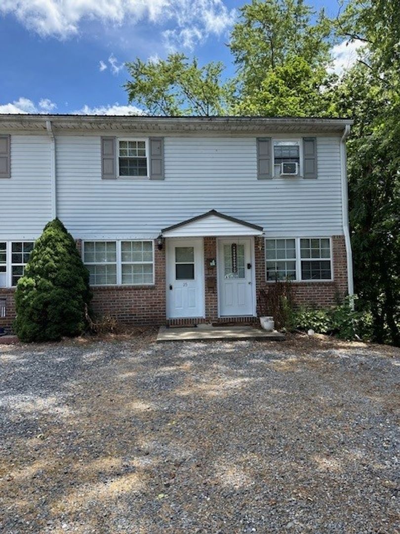 Millersburg Condo: 696 Walborn Ln