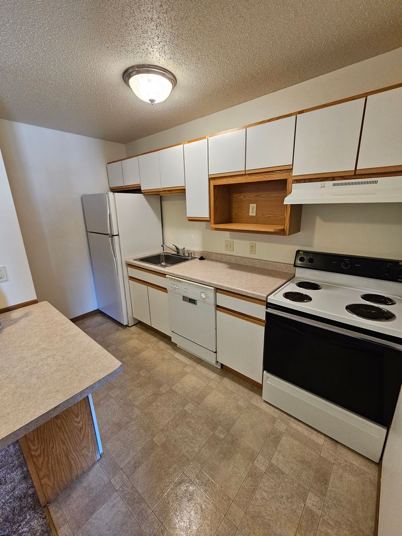 Tomah Apartment: 202 Murdock St