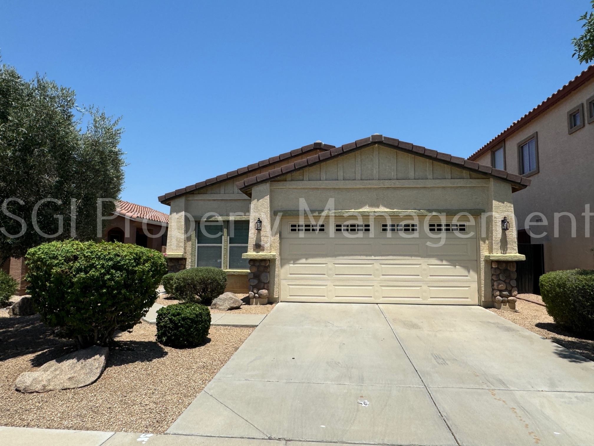 Surprise House: 17596 W Lundberg St