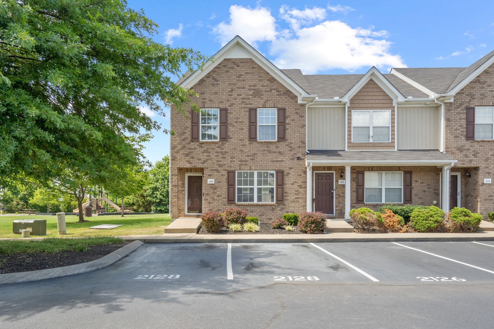Murfreesboro House: 2128 Victory Gallop