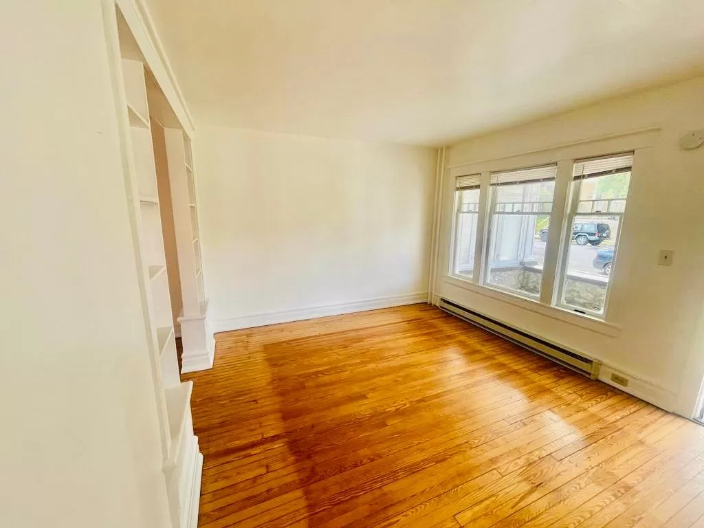 Easton Condo: 1911 Ferry Street