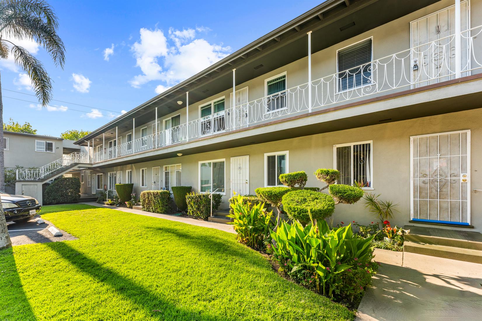 Long Beach Apartment: 440 Orange Ave