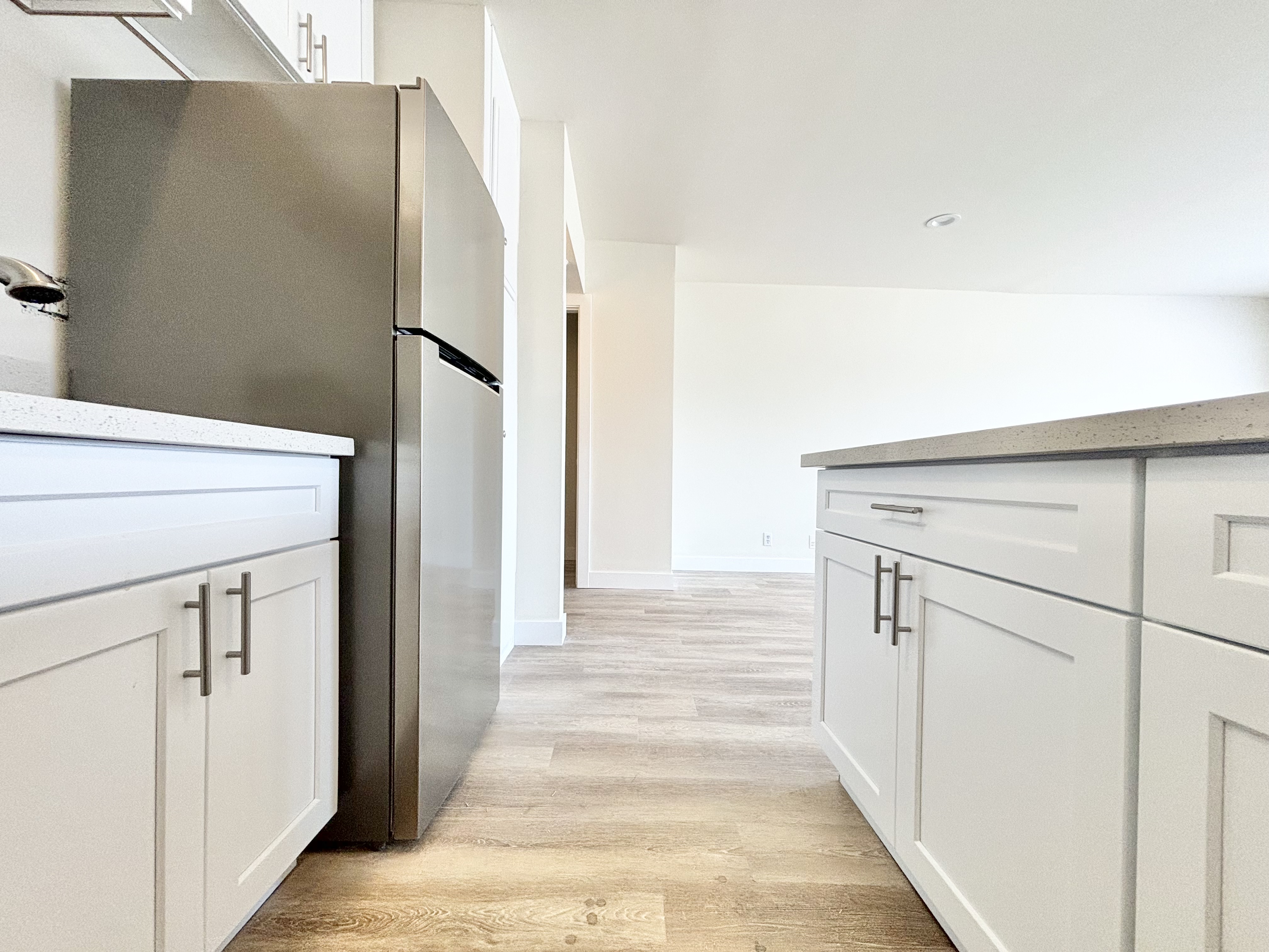 Los Angeles Apartment: 1784 N Sycamore Ave