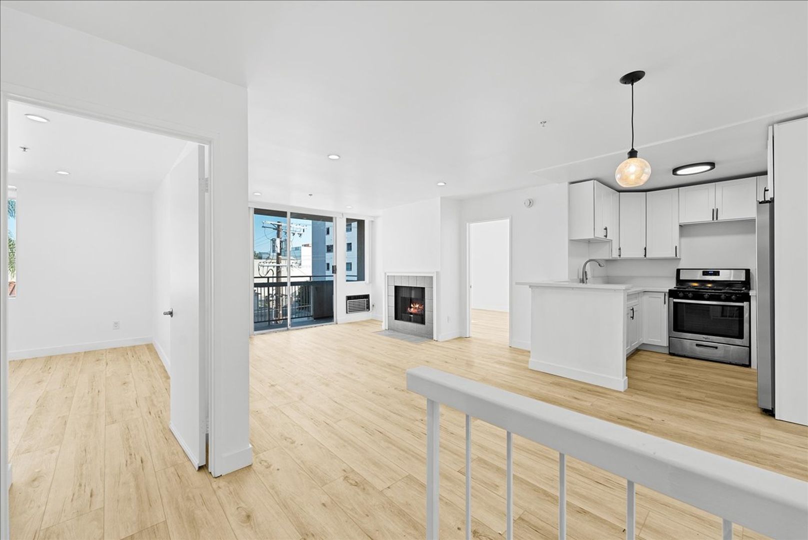 Los Angeles Apartment: 1785 Beloit Ave