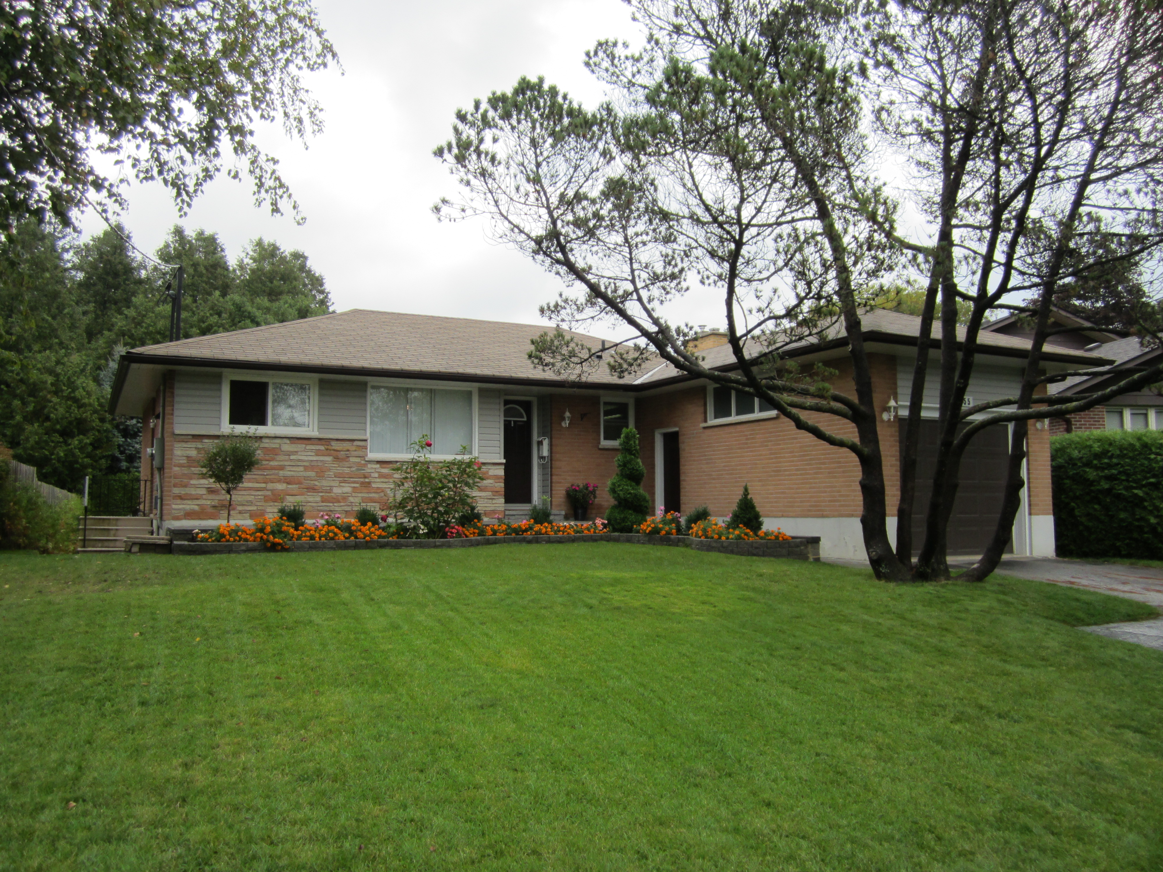 Oshawa House: 155 Laurel Court