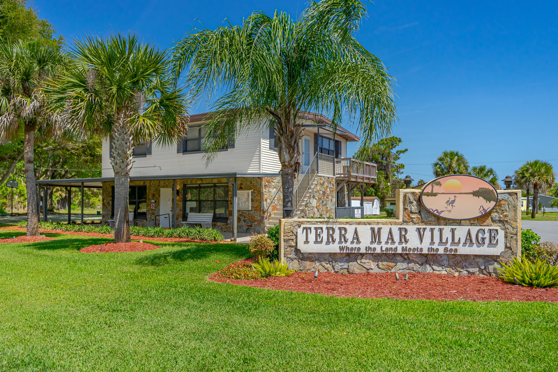 Edgewater Condo: 20 River Park Blvd