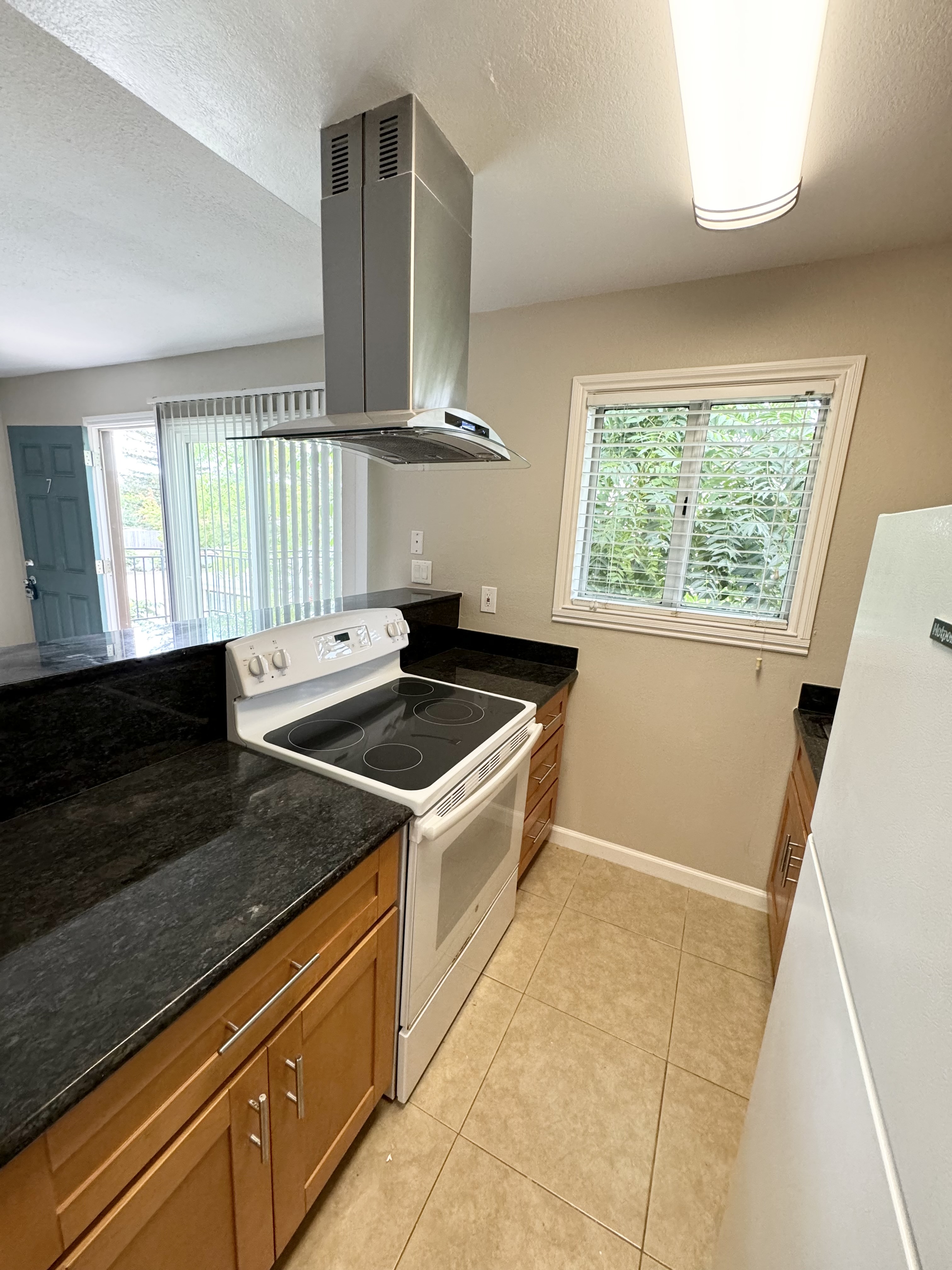 Sonoma Condo: 885 Broadway