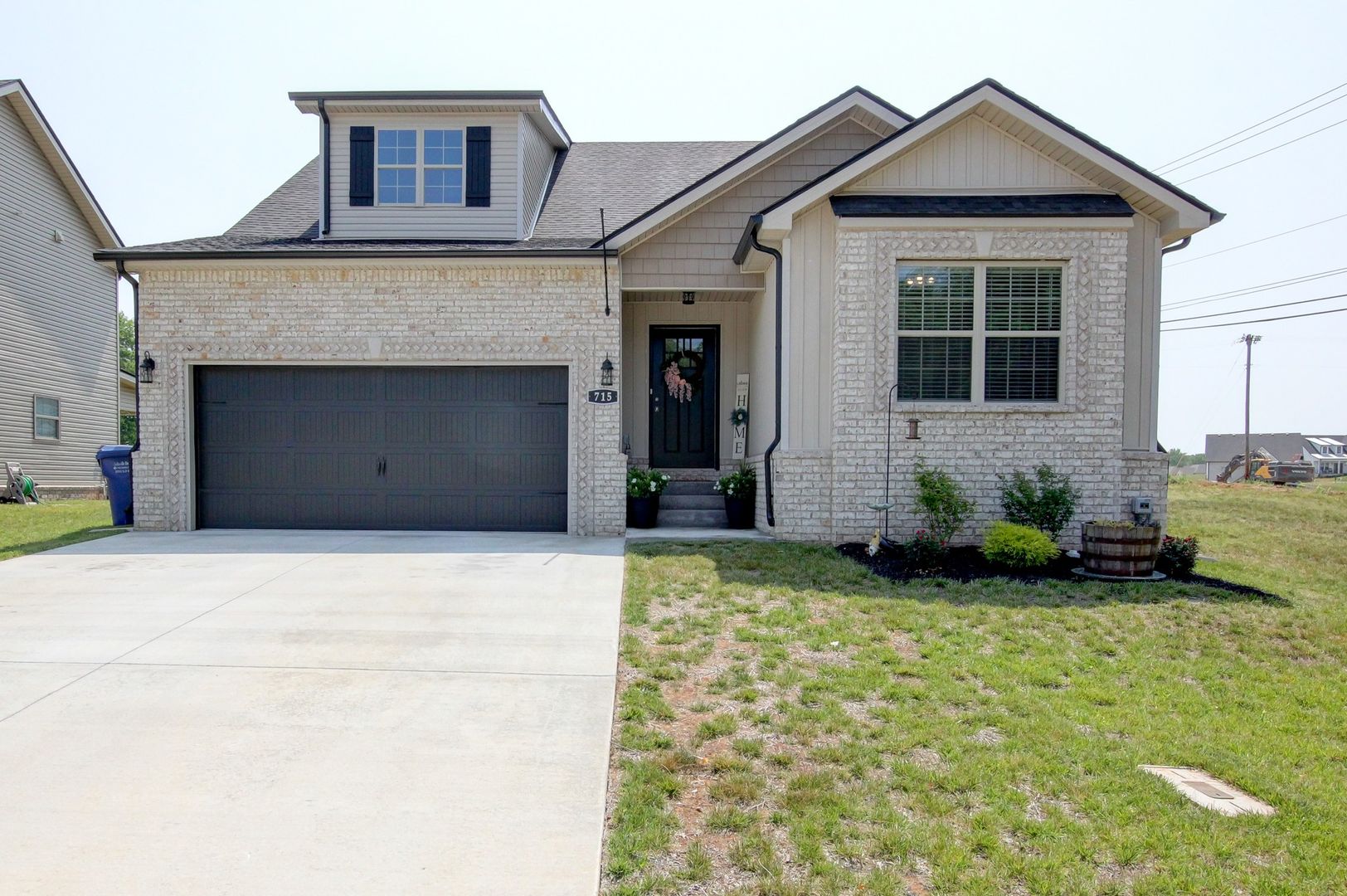 Clarksville House: 715 Jodine Ann Dr
