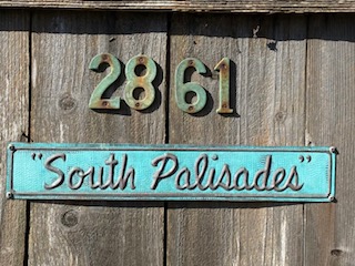 Santa Cruz House: 2861 S Palisades Ave