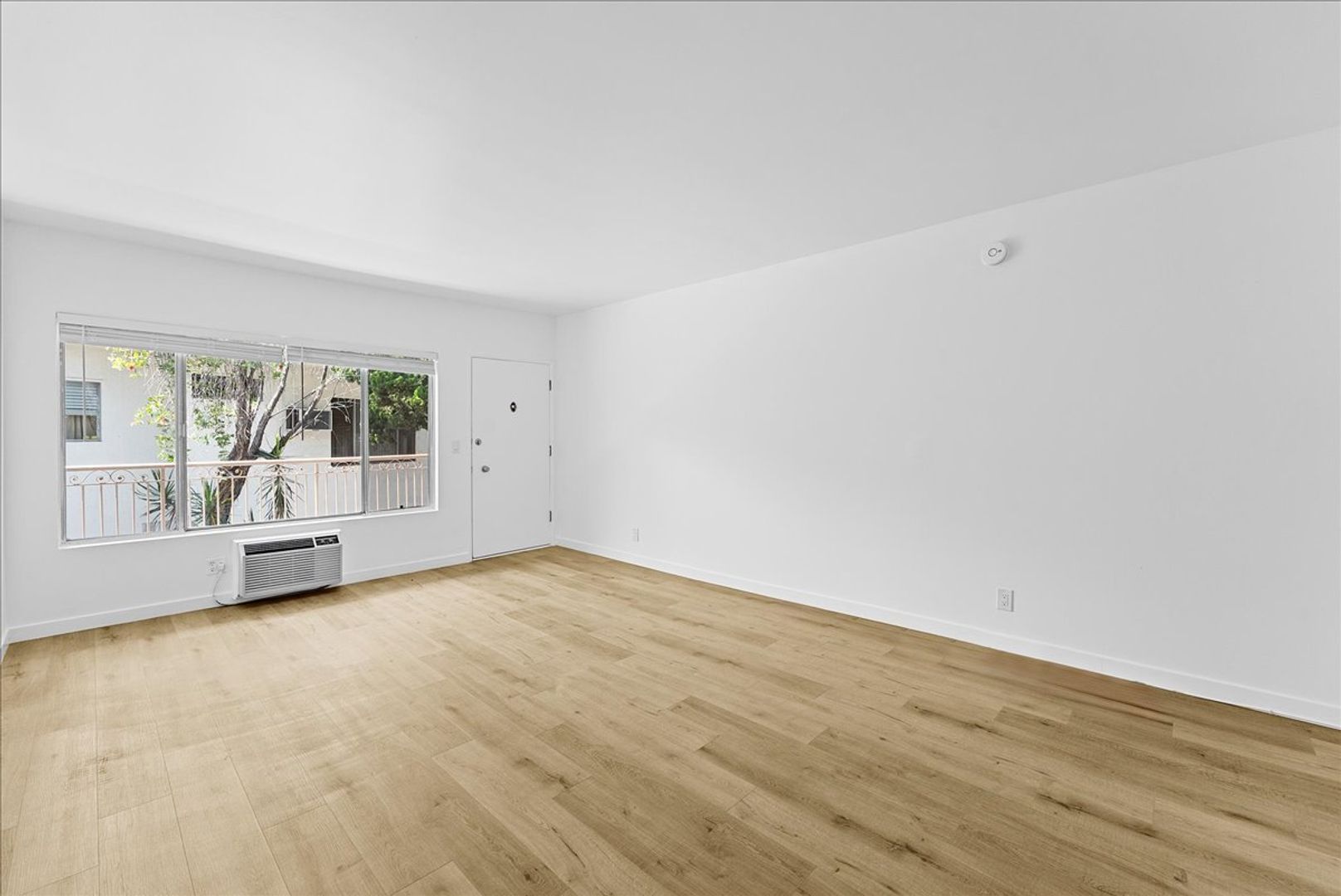 North Hollywood Condo: 11661 Erwin Street