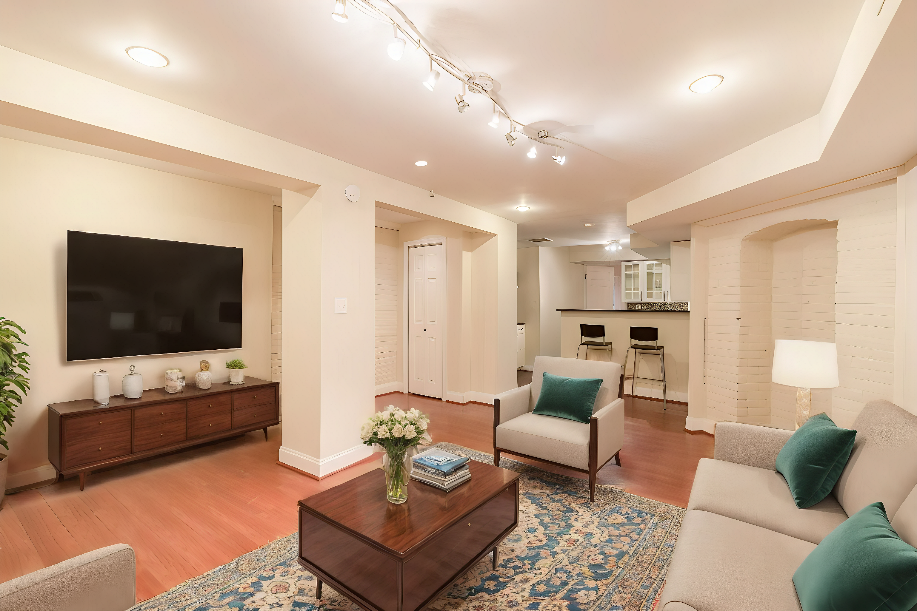 Washington House: 3424 13th St NW