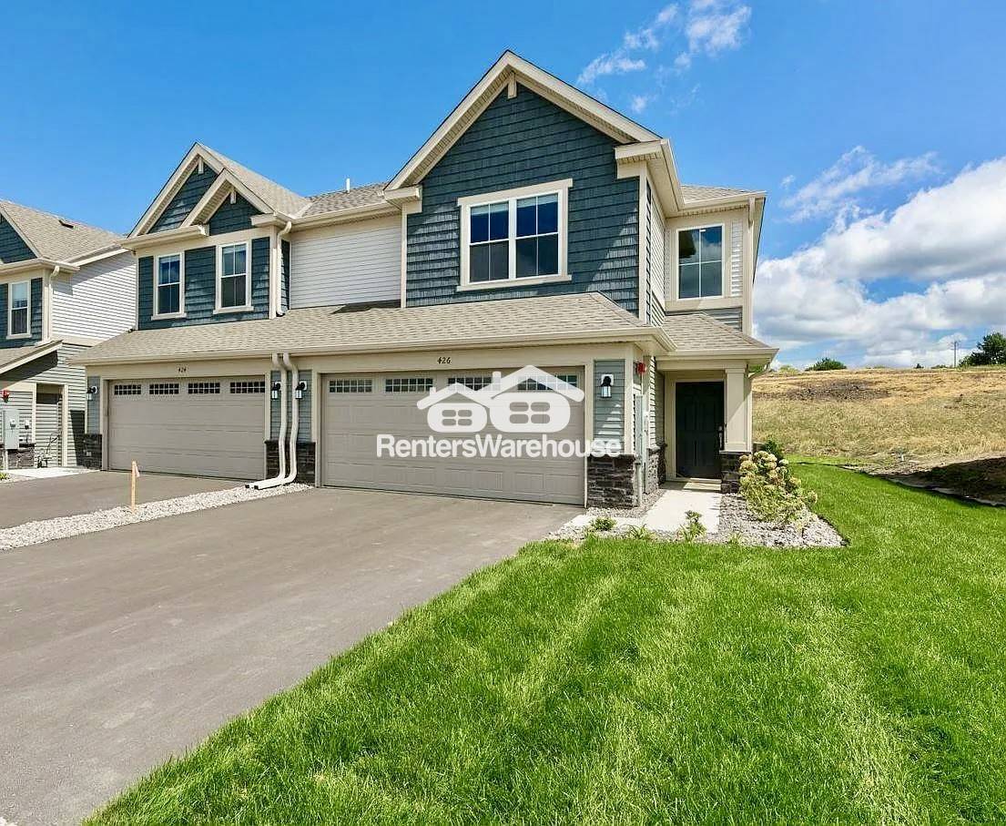 Waconia Townhome: 426 Murray Hill Way