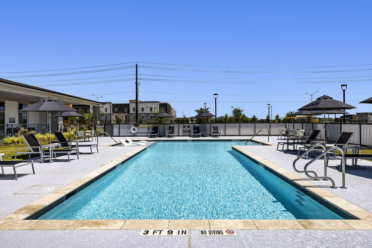 Austin Condo: 2003 E Slaughter Ln