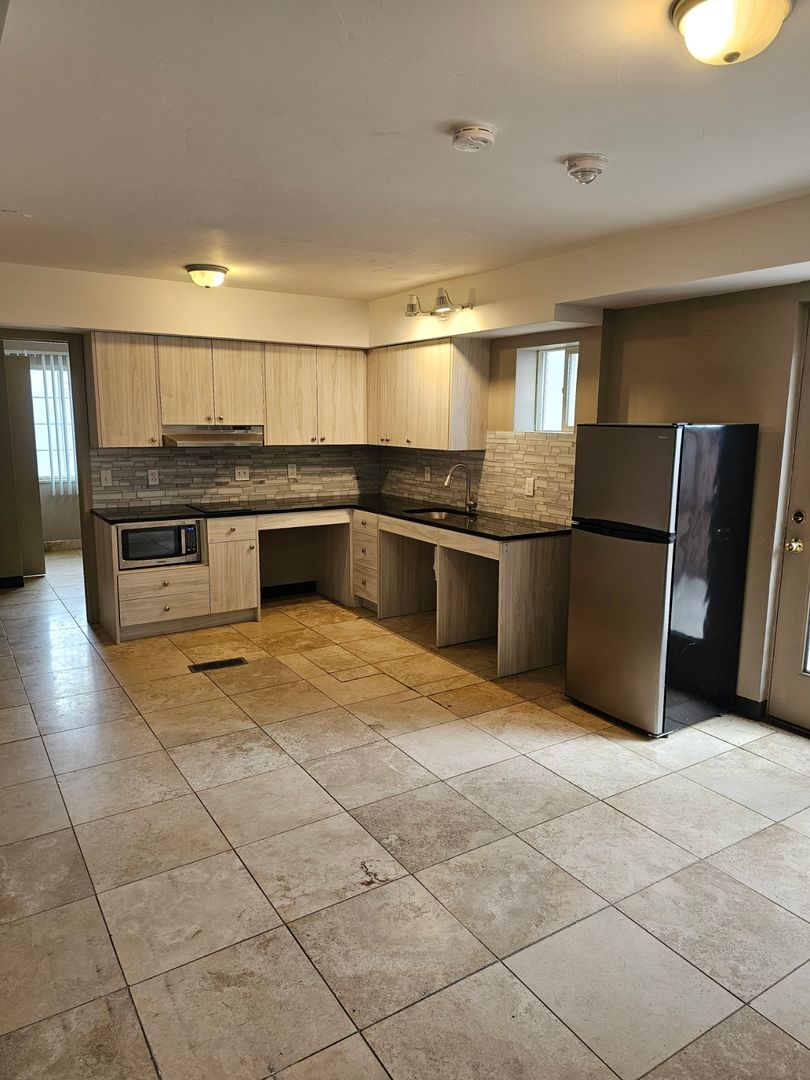 Colorado Springs Apartment: 2409 E Pikes Peak Ave