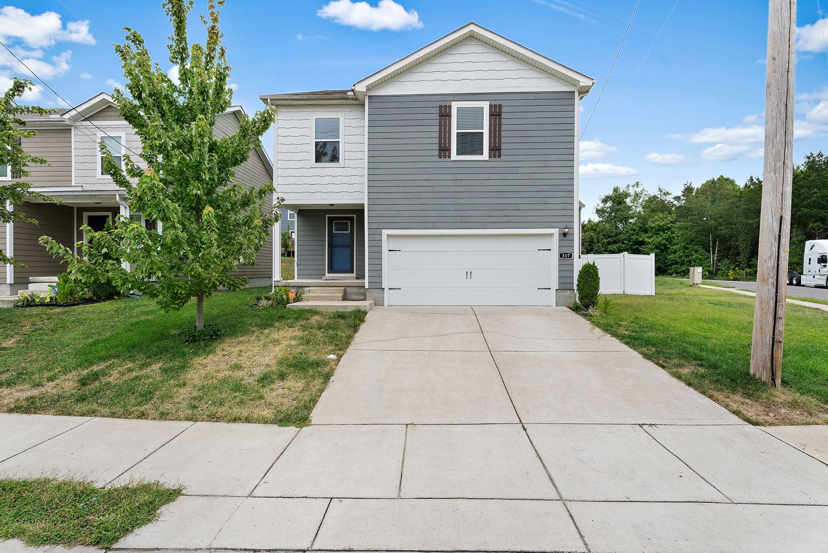 La Vergne House: 317 Sportsman Dr