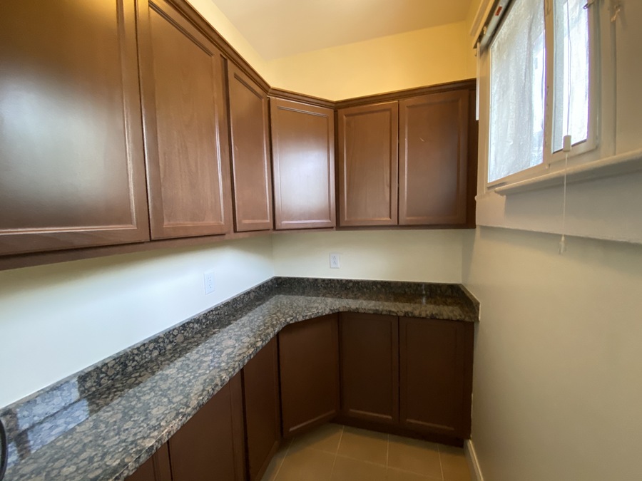 327 S Division St, Ann Arbor, MI 2, Ann Arbor, MI 48104 Michigan