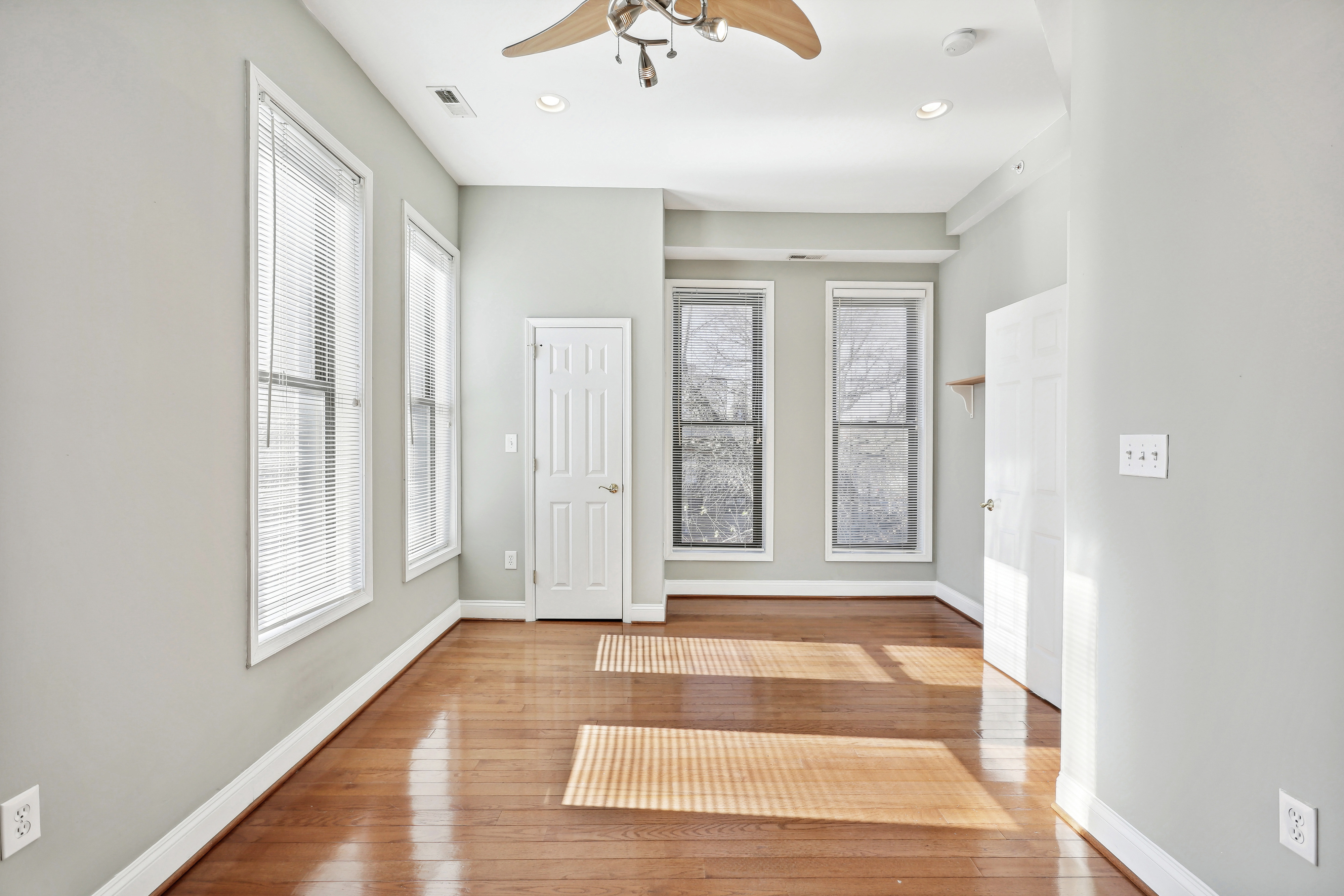 Washington Condo: 1012 N St NW