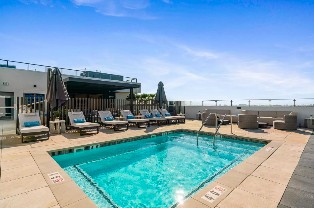 Los Angeles Condo: 3686 Overland Ave