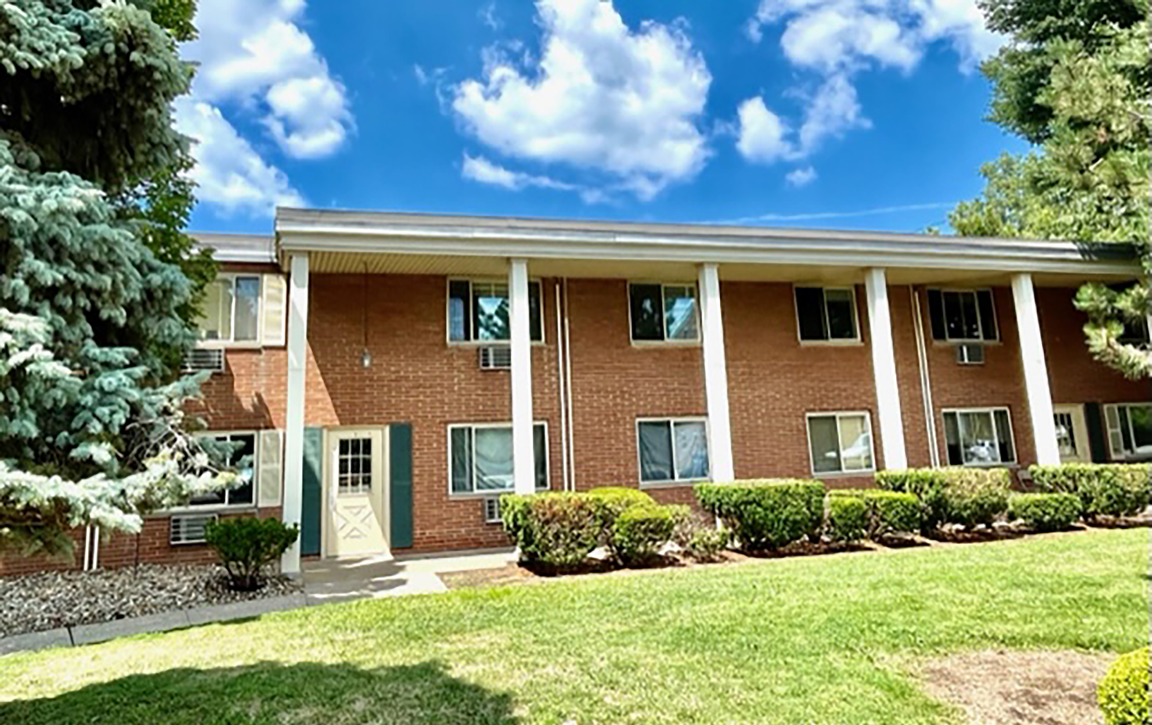 Fairview Park Apartment: 20600 Lorain Rd