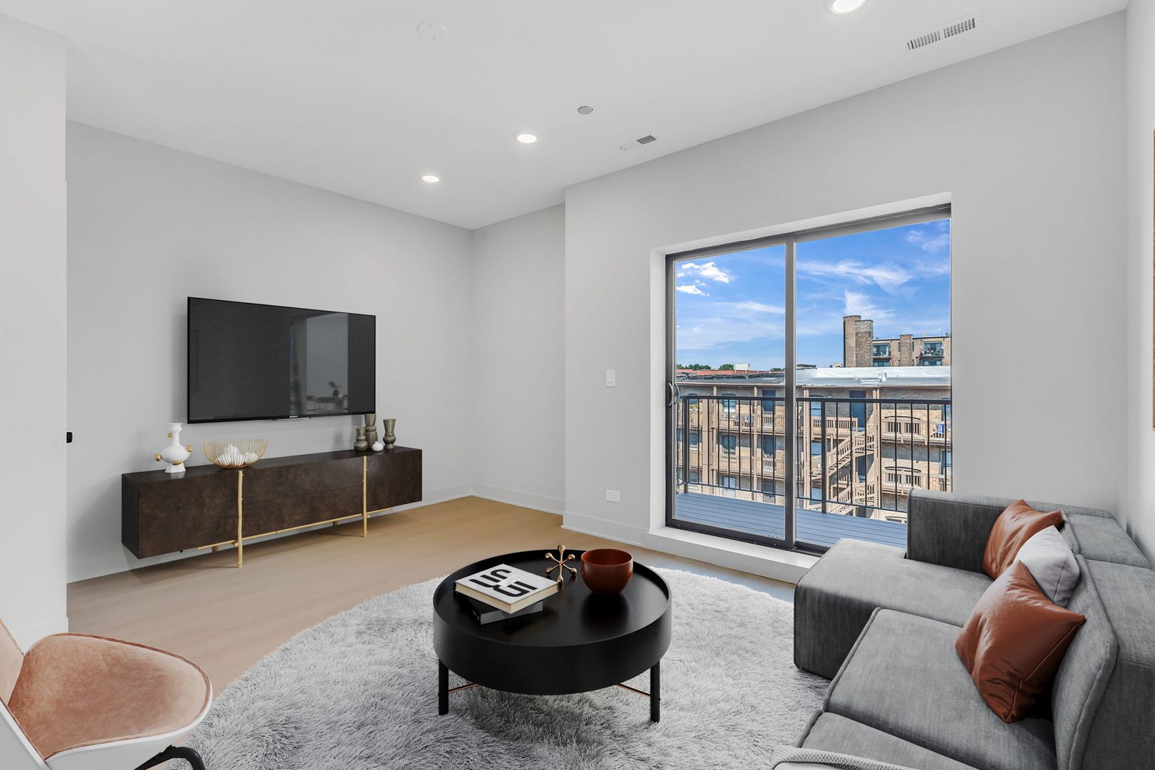 Chicago Condo: 4102 N. Sheridan Road