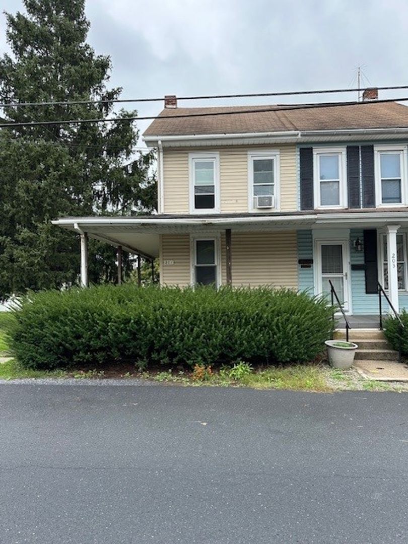Hummelstown Condo: 201 S Railroad St