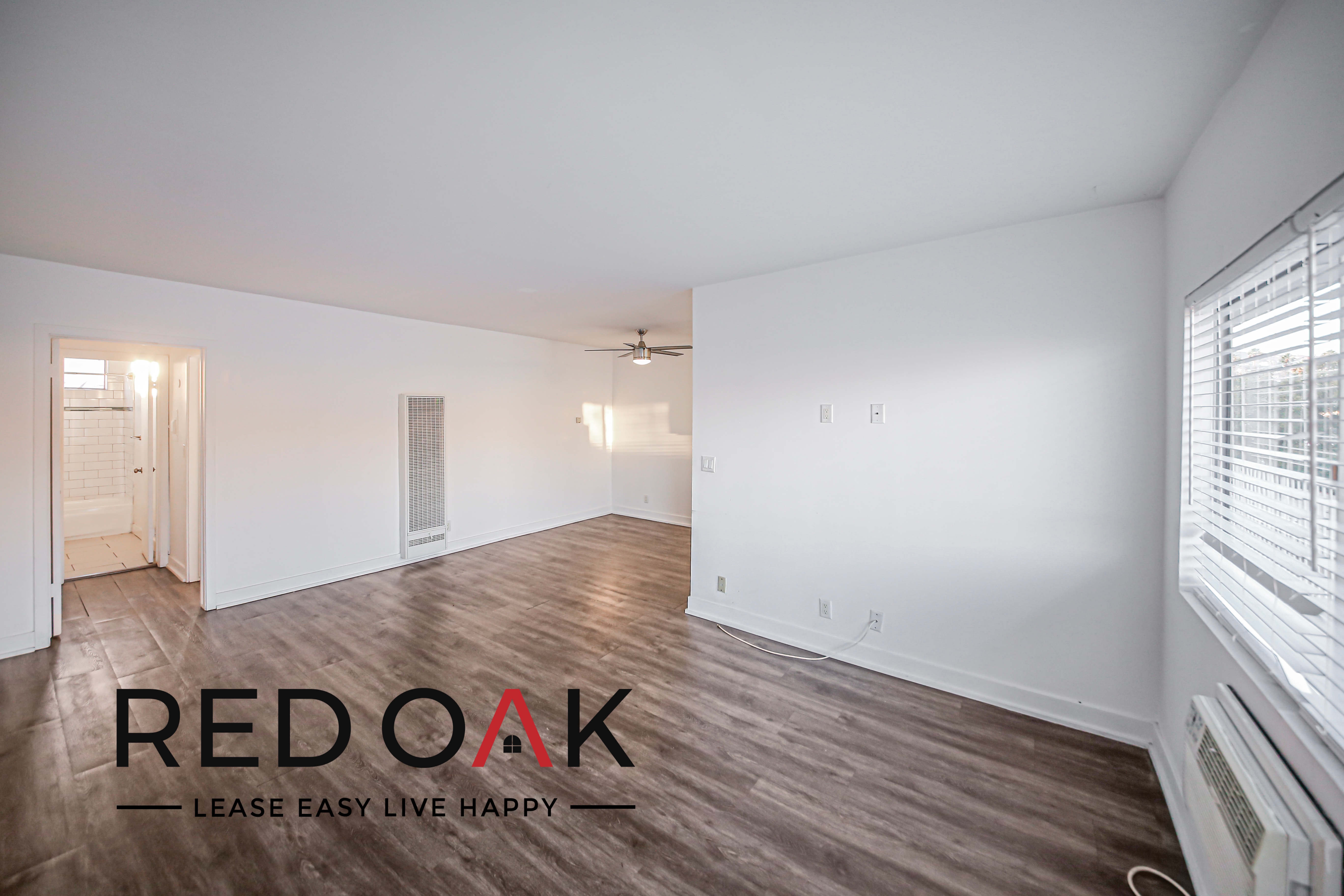Los Angeles Condo: 5128 De Longpre Ave