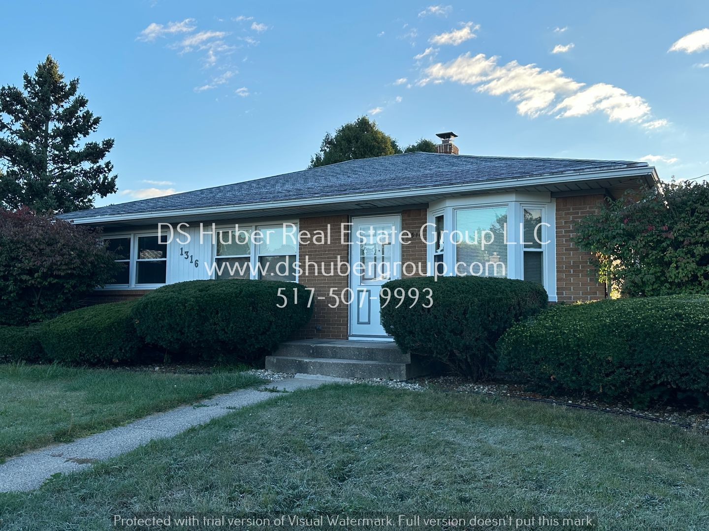 Lansing House: 1316 Ravenswood Dr