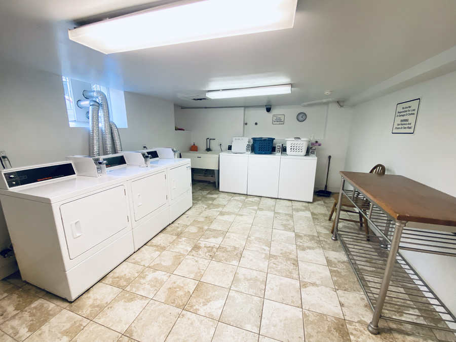 3933 N Clarendon 203 203, Chicago, IL 60613 Fulton Grace