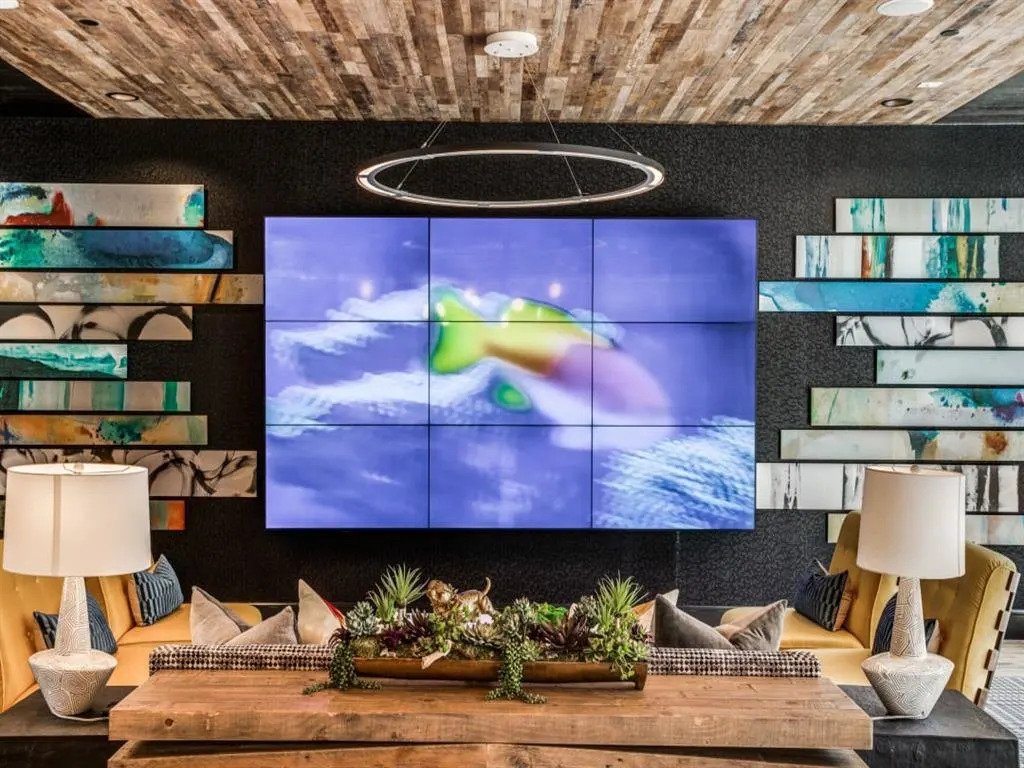 Austin Condo: 5625 N. Lamar Blvd