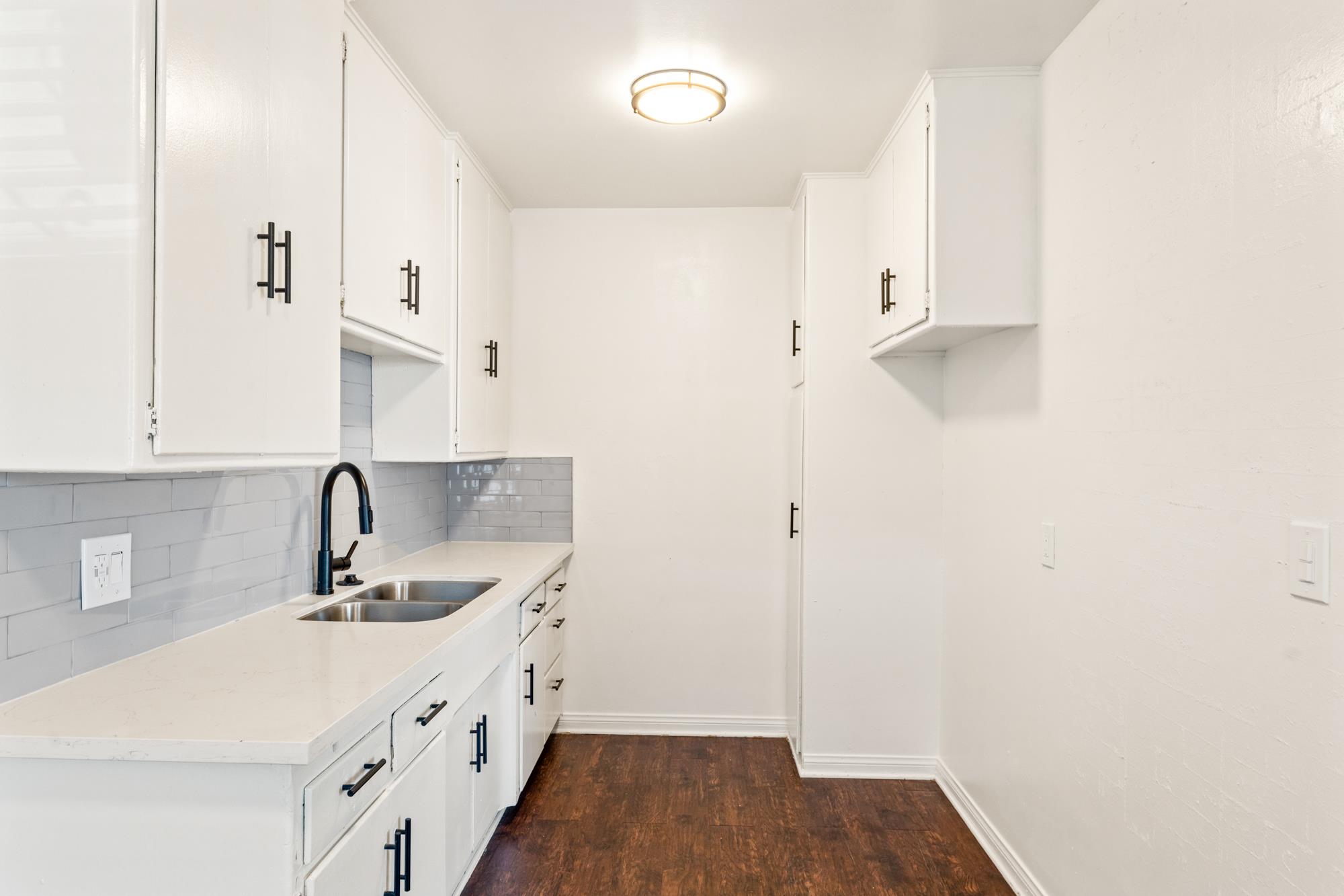 Long Beach Apartment: 440 Orange Ave