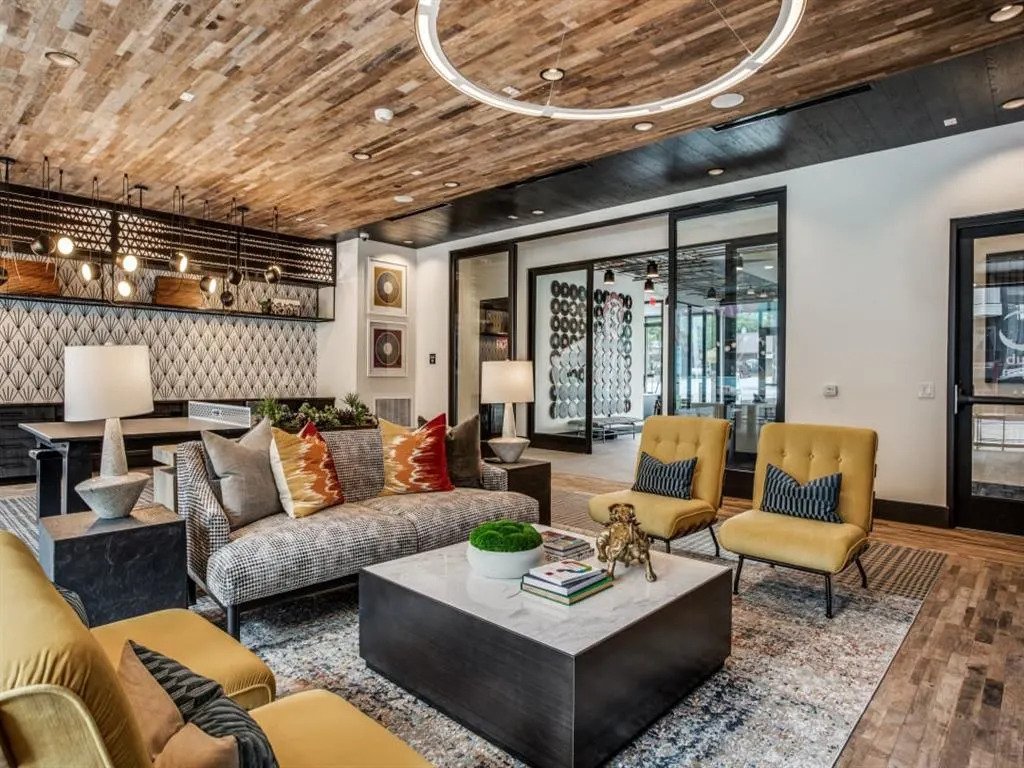 Austin Condo: 5625 N. Lamar Blvd