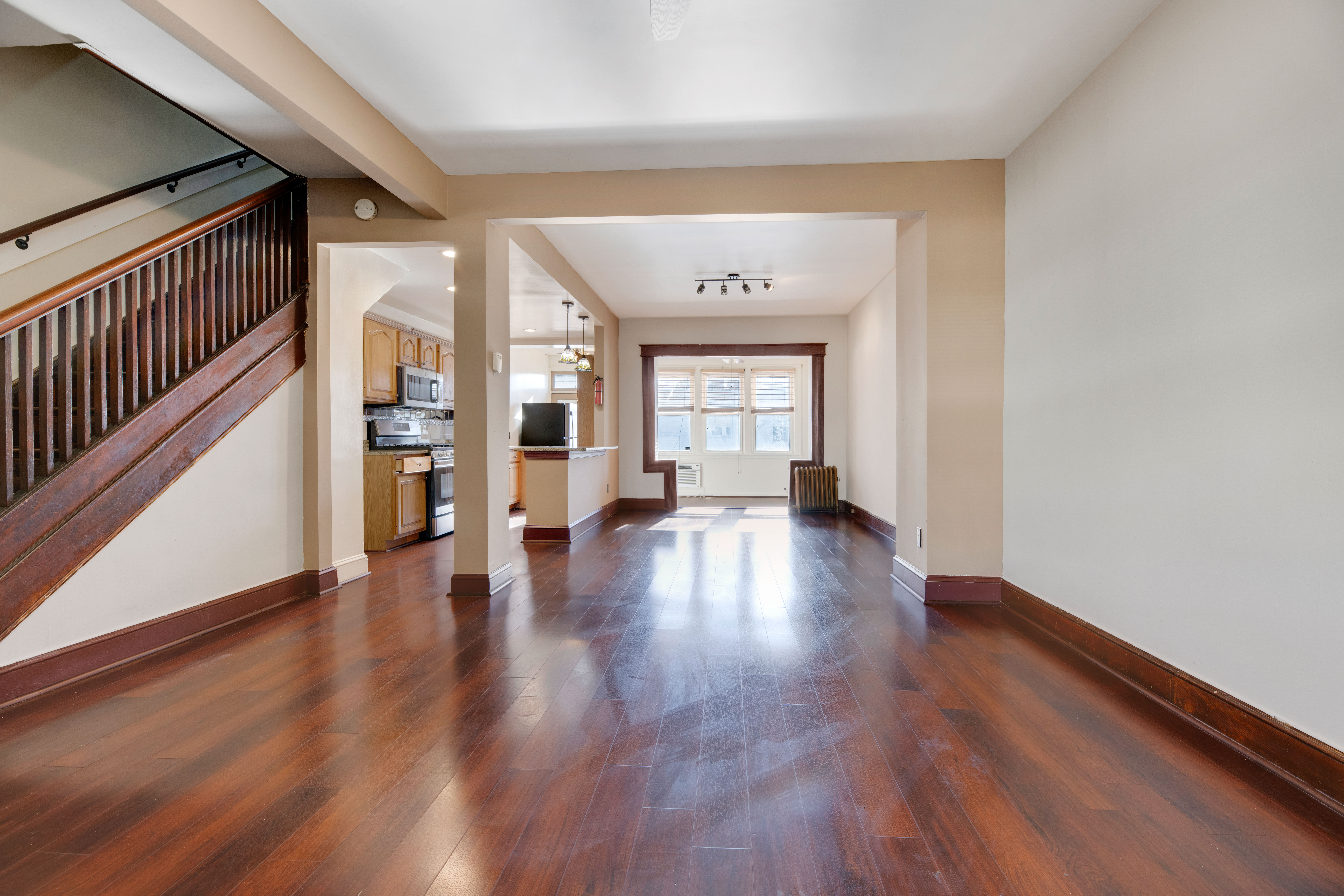 Washington House: 1409 Orren St NE