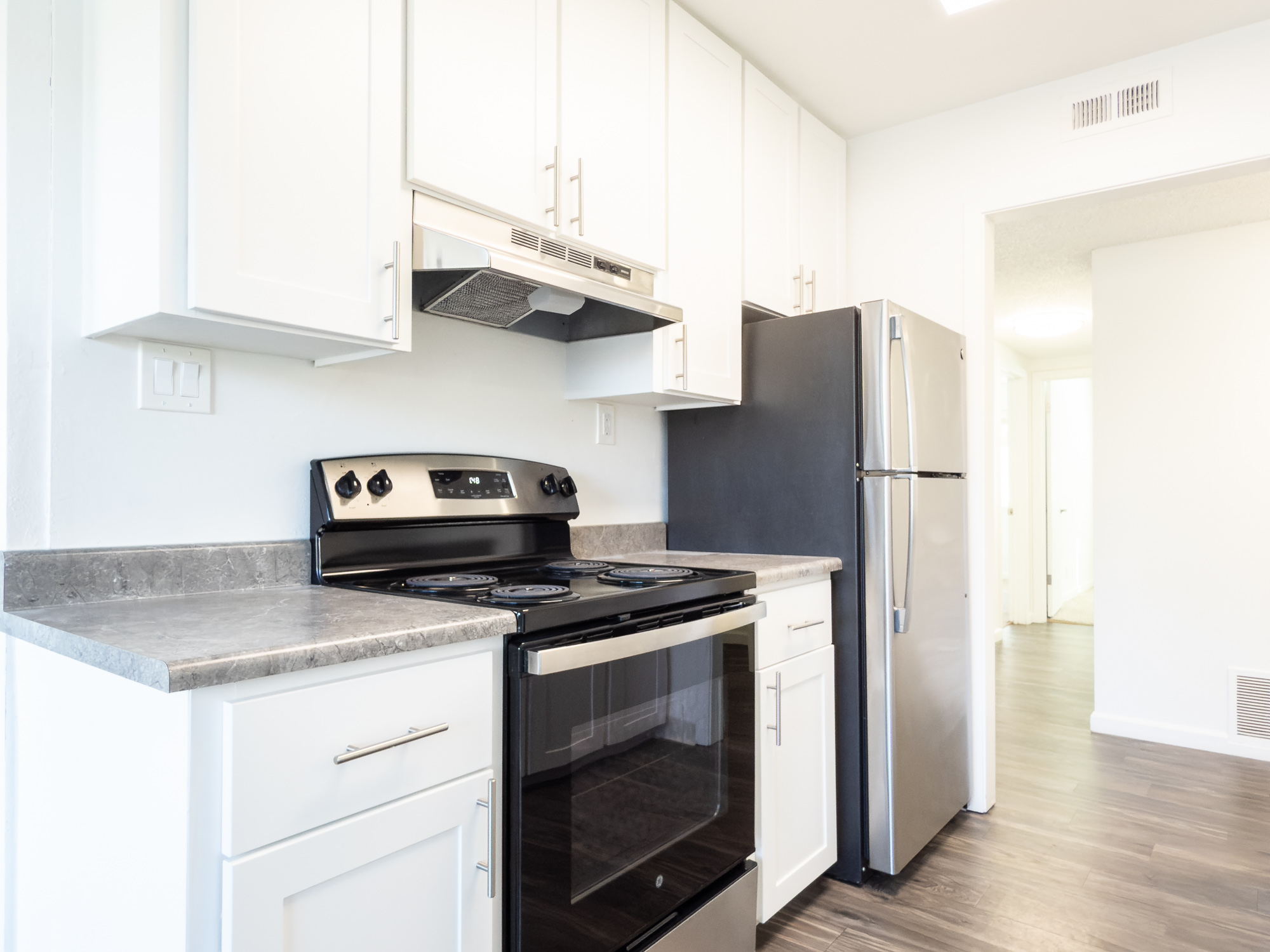 San Rafael Condo: 827 Las Gallinas Ave