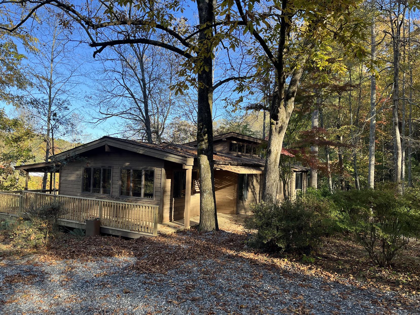 Hendersonville House: 709 Crab Creek Road