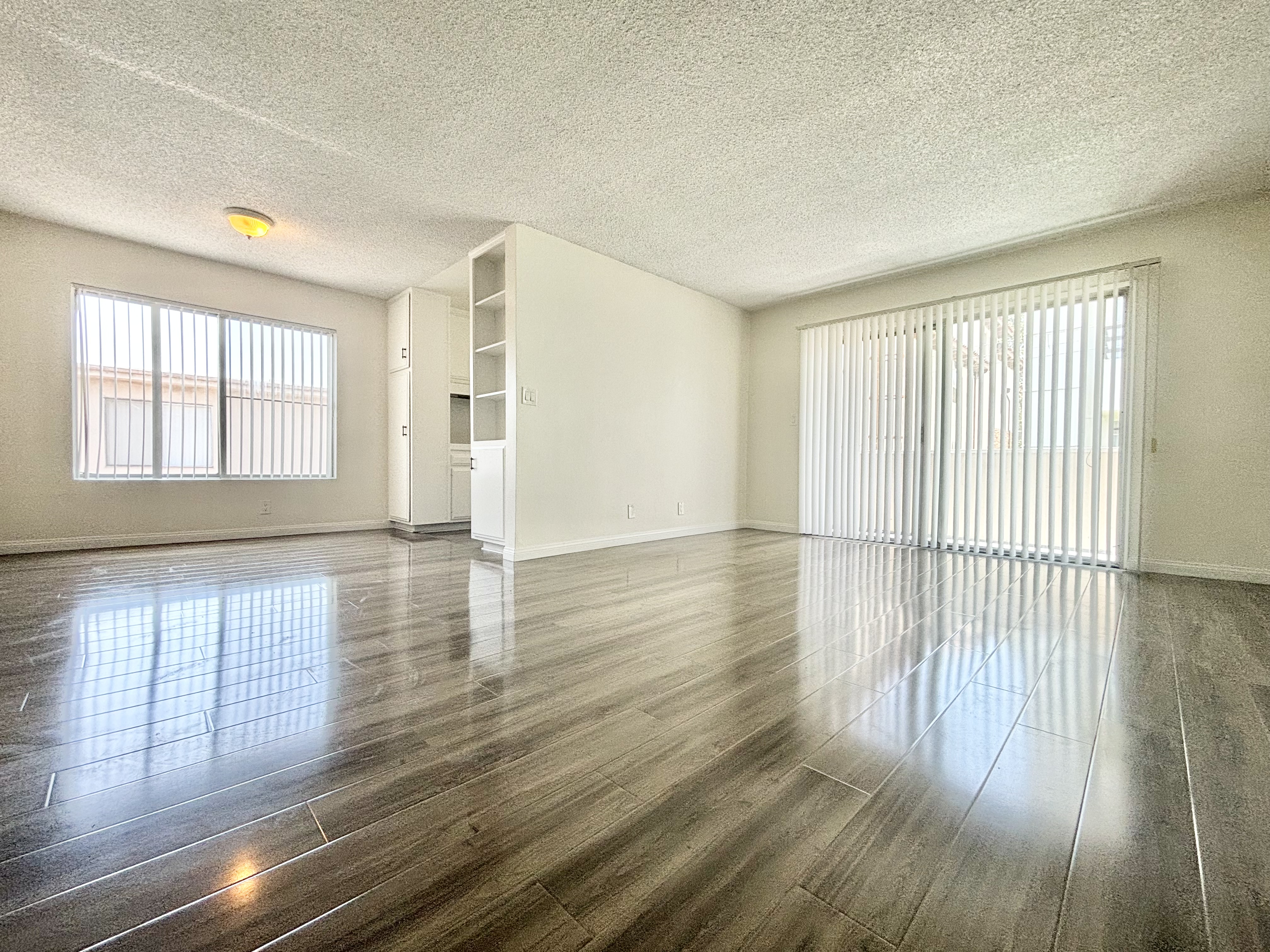 Los Angeles Condo: 319 S Clark Dr