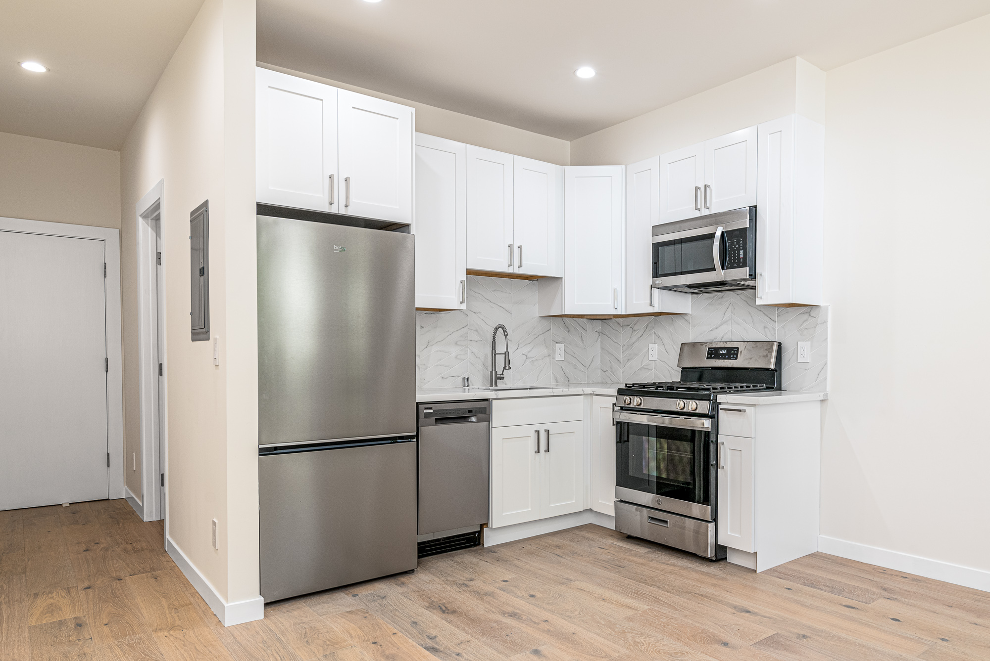 San Francisco Condo: 1555 Hyde St
