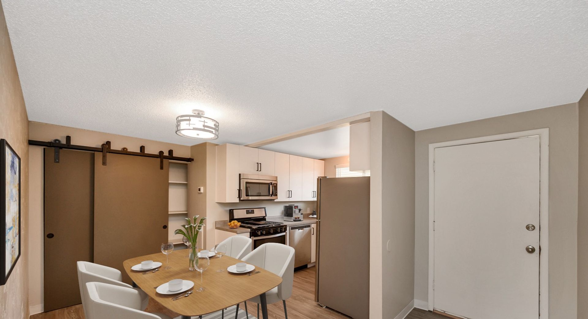 Murray Apartment: 2 Regal St