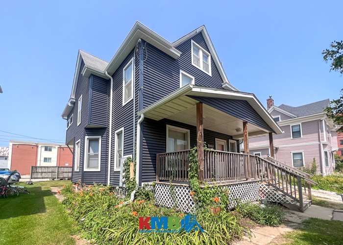 Iowa City Condo: 125 N Van Buren St