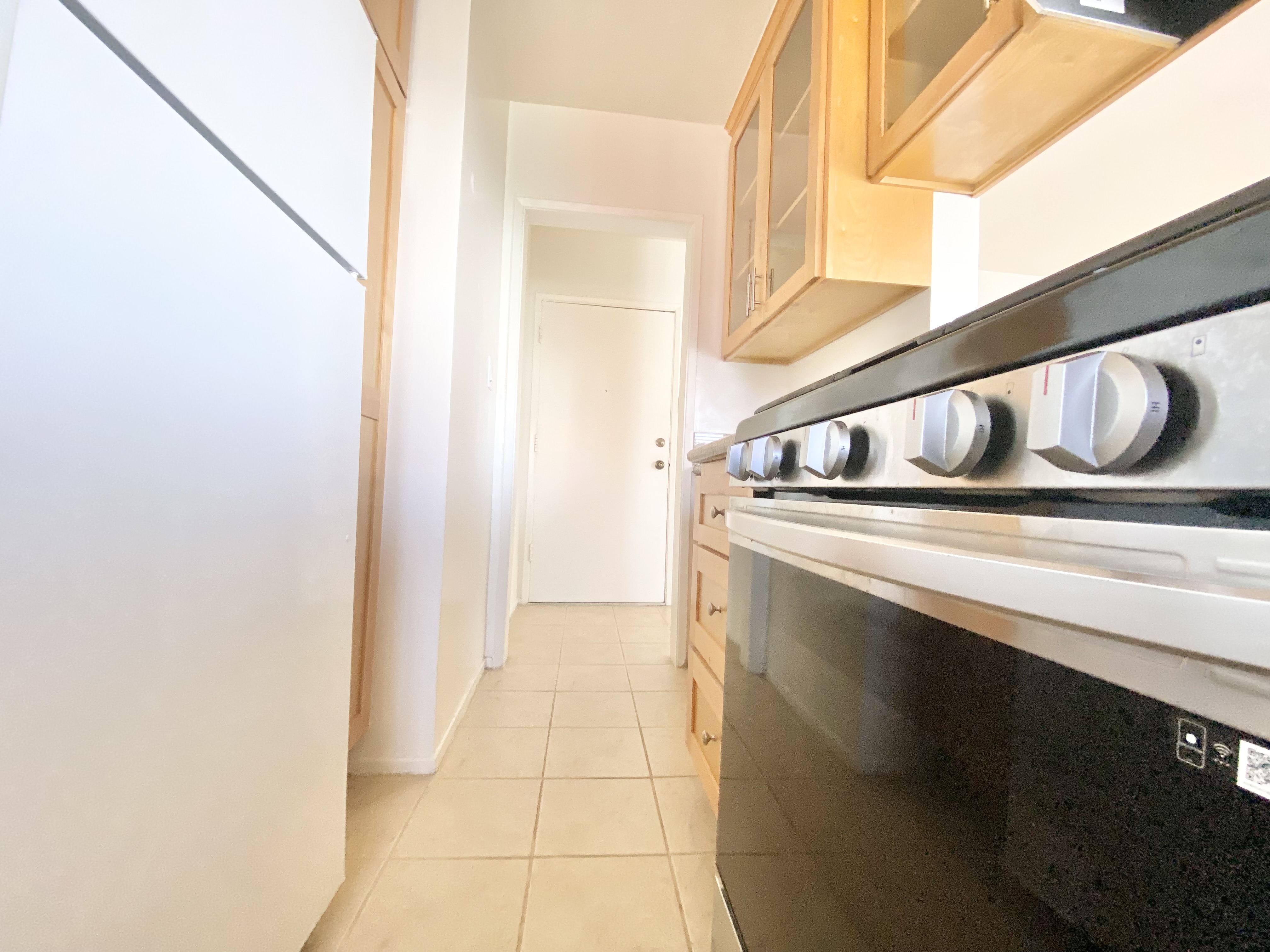 Venice Apartment: 21 Thornton Ave