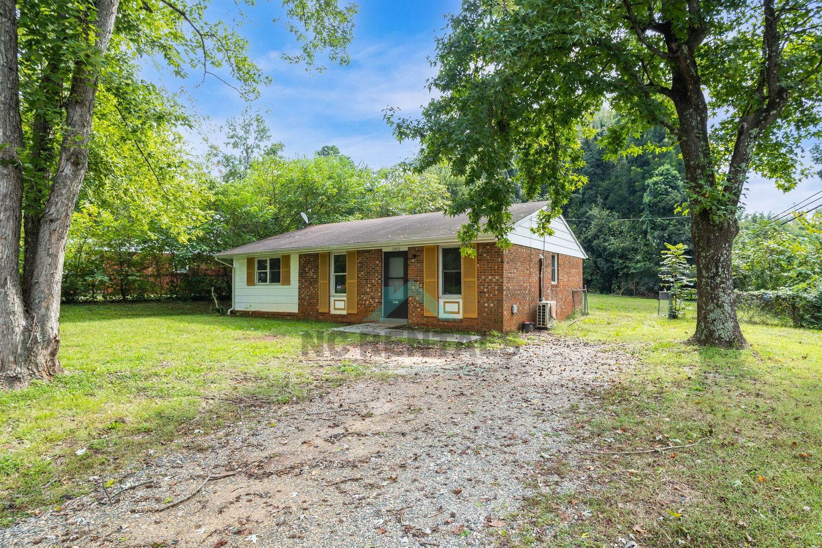 Greensboro House: 1200 Blackmoor Rd