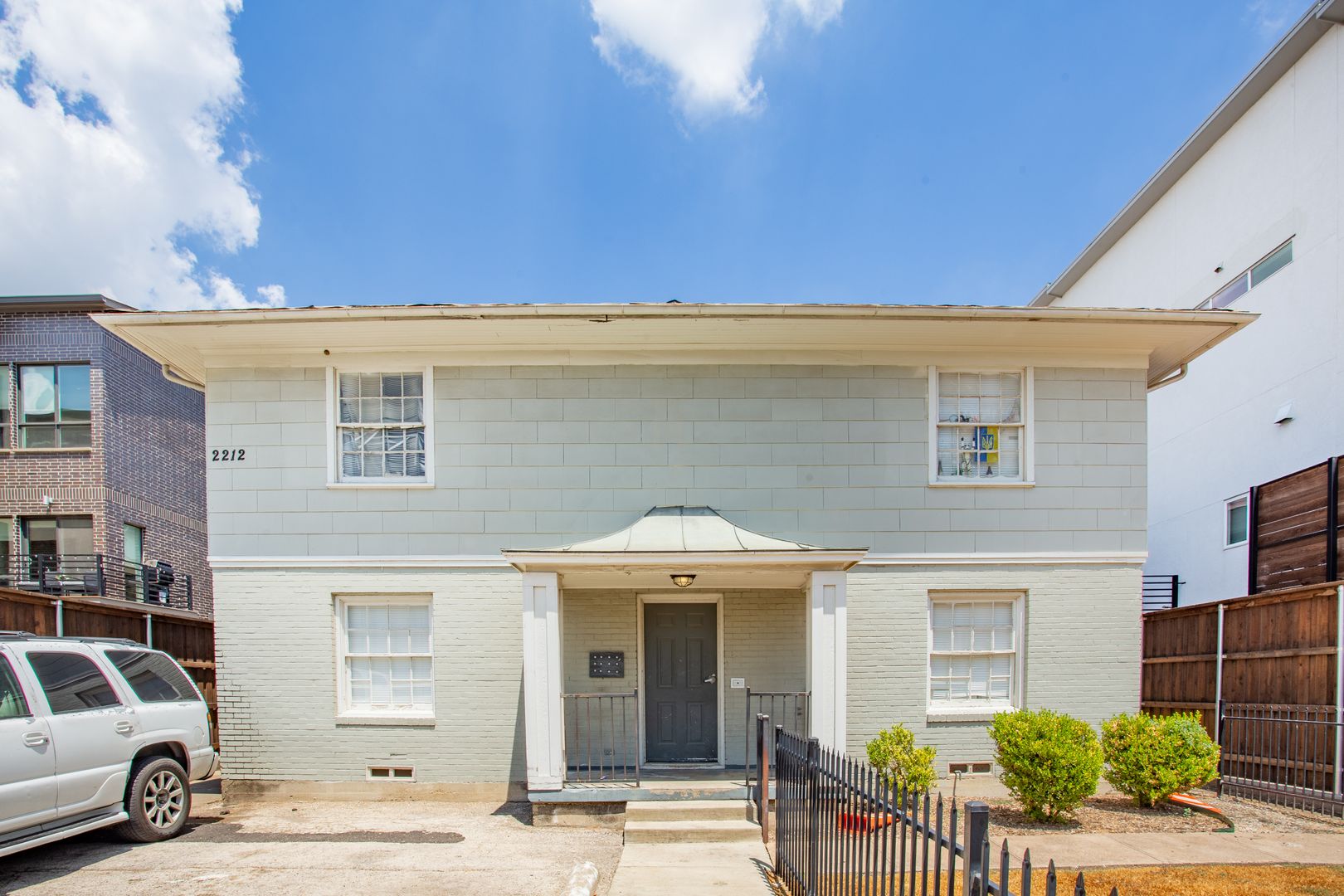Dallas Apartment: 2212 N Fitzhugh Ave