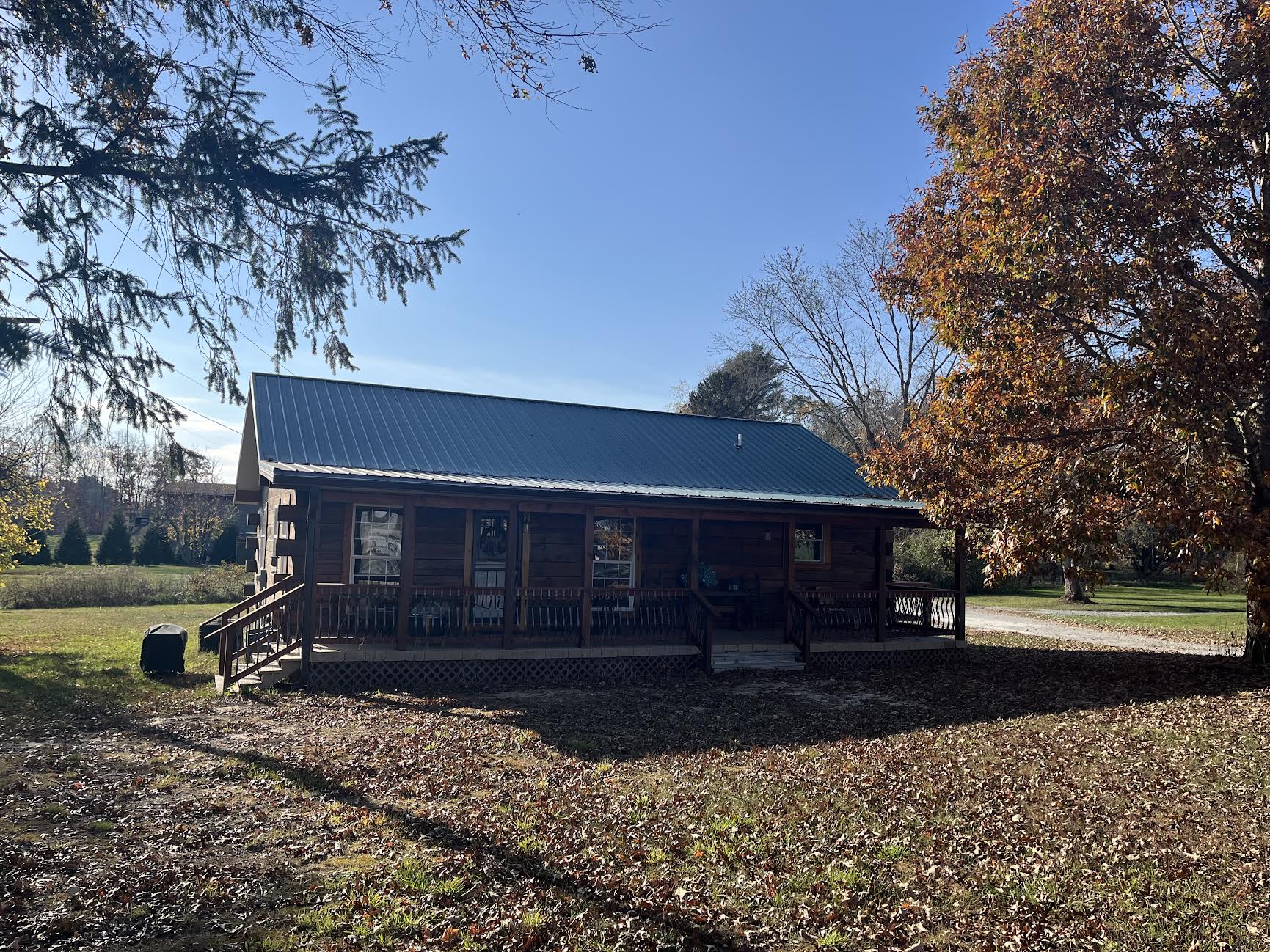 Hendersonville House: 254 Hoots Drive