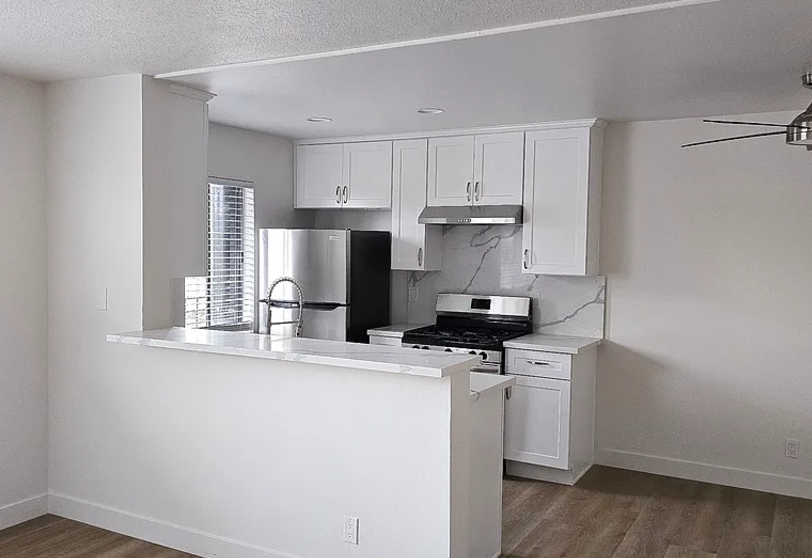 Long Beach Condo: 3910 E. 11th St