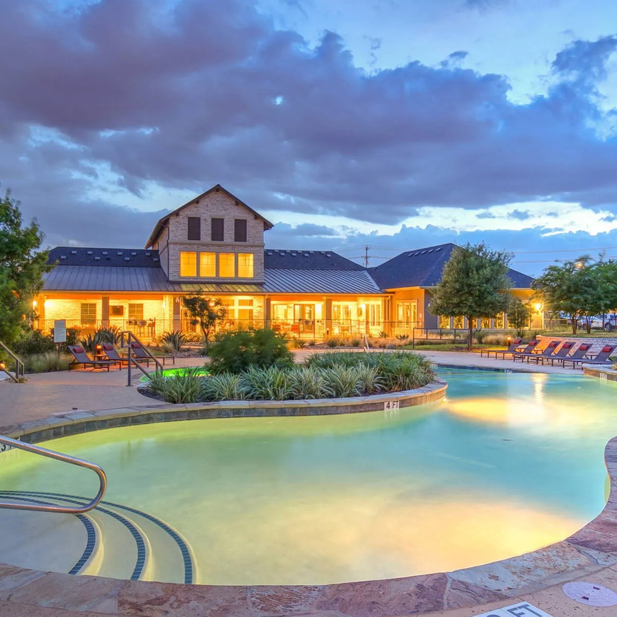 Leander Condo: 7741 183A