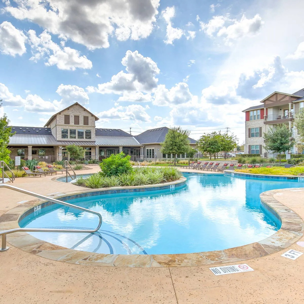 Leander Condo: 7741 183A