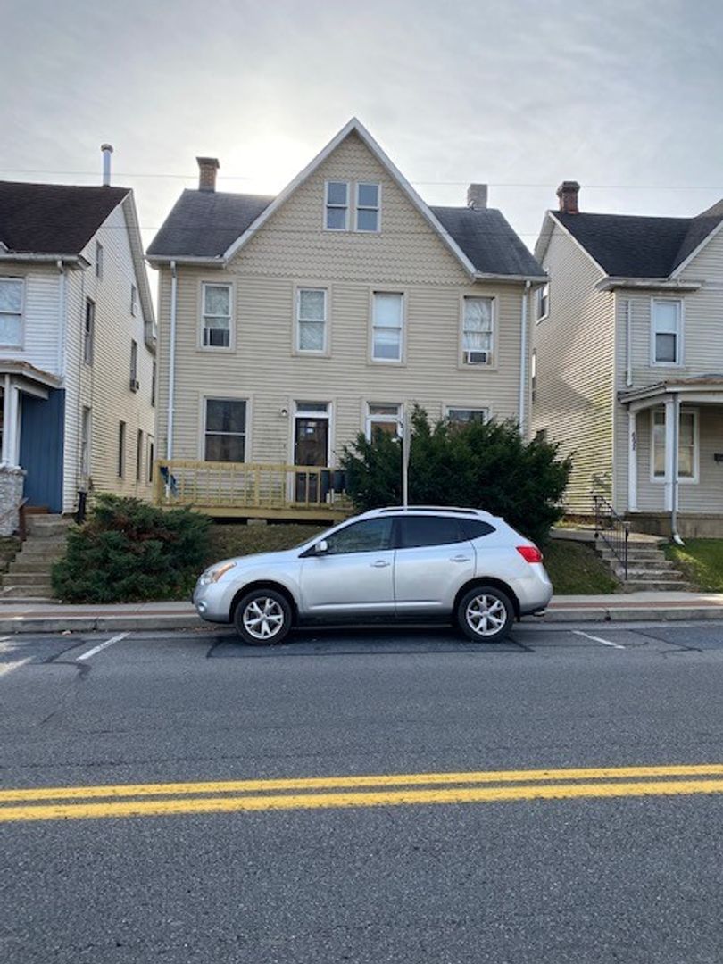 Lemoyne Condo: 688 Market St