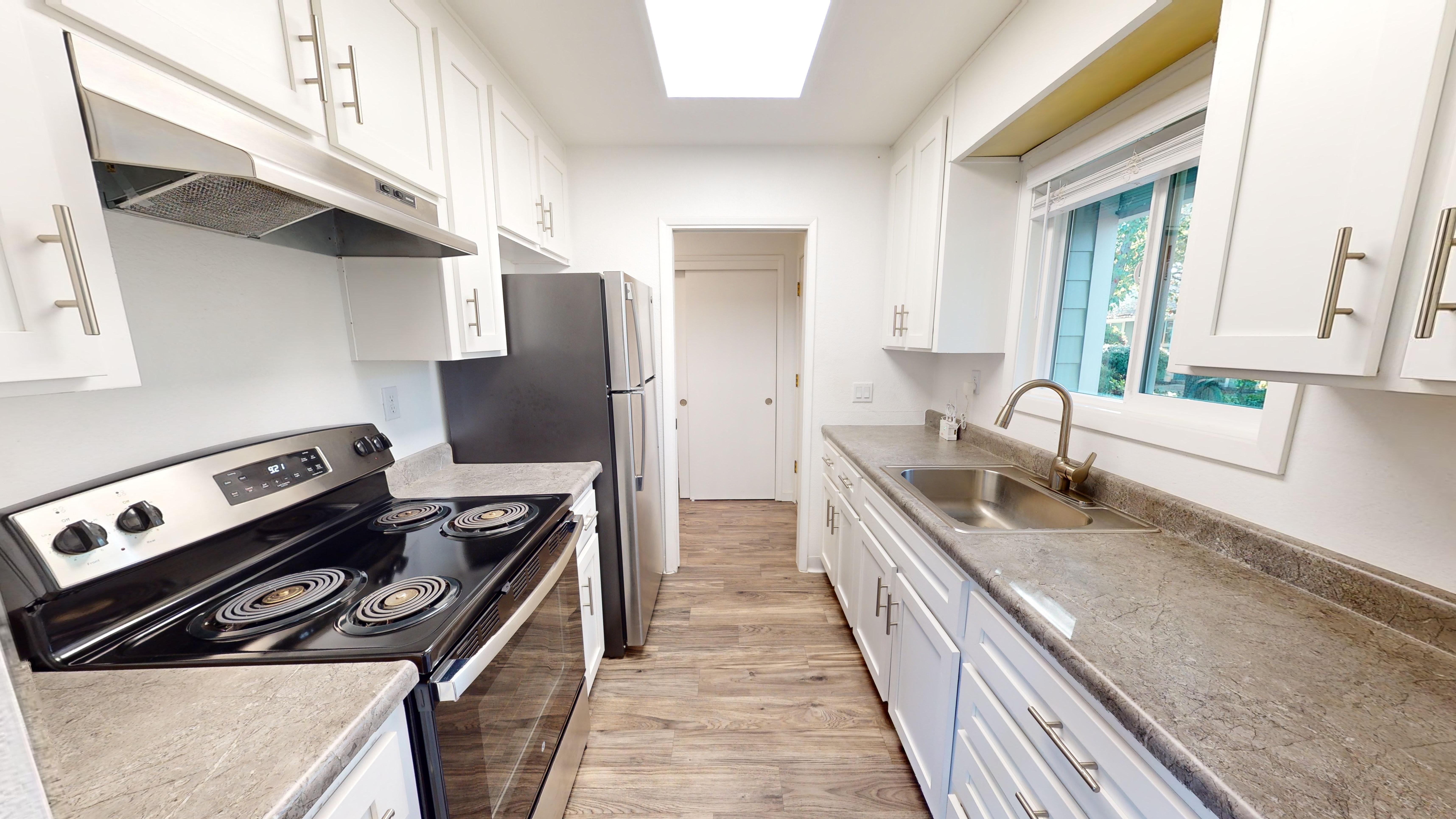 Sonoma Condo: 348 Robinson St