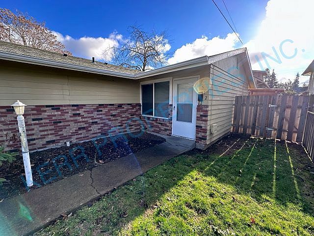 Portland Condo: 7512 SE Steele St.