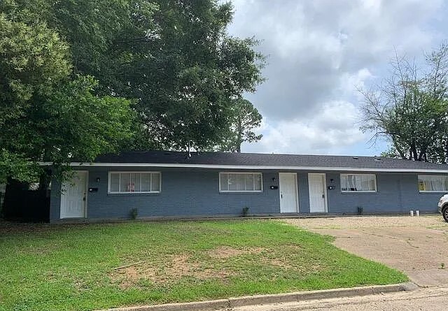 Jackson Condo: 207 Stirling St