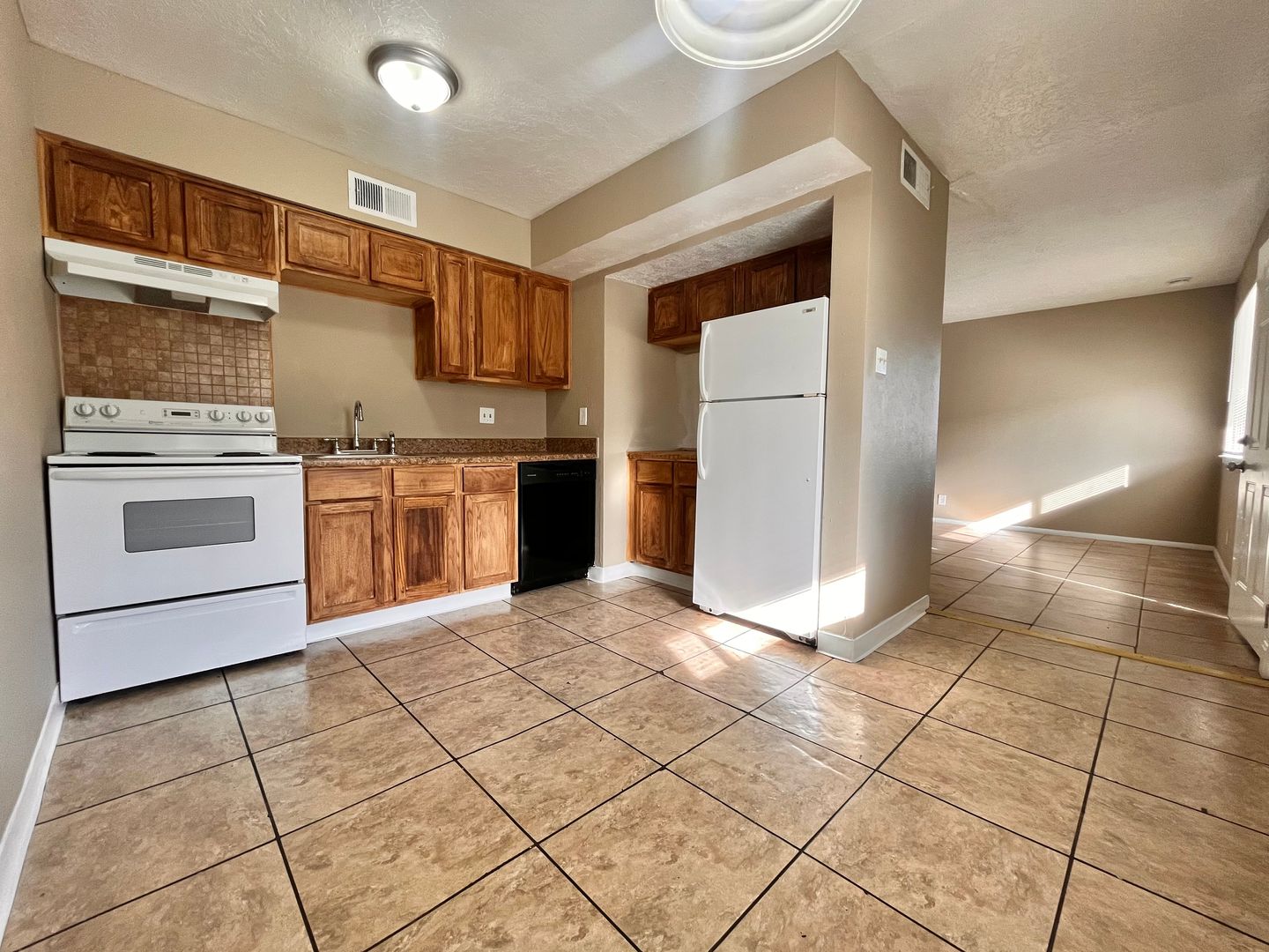 Albuquerque Apartment: 8101 Marble NE